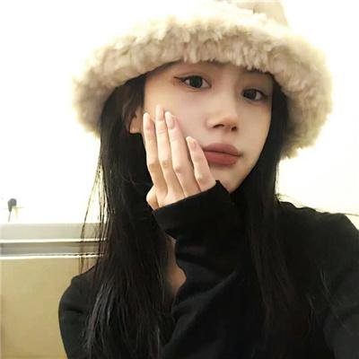 芒果和红色轮椅